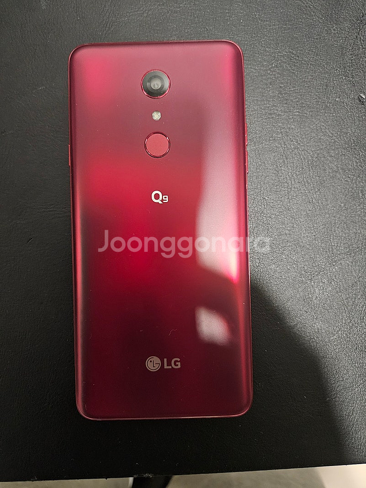 LG Q9 핸드폰 팝니다--1