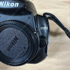 니콘 D5000 바디