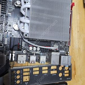 AM4 ITX 보드(기가바이트 게이밍)+16G램+itx쿨러+256ssd+안테나+r2600cpu
