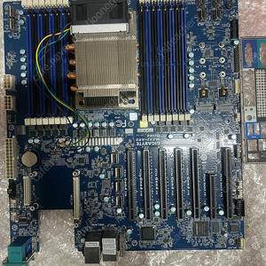 서버 워크스테이션 epyc 7502, mz32-ar0