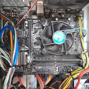 i7-7700 cpu+아서스 b250m-a 보드+cpu쿨러+백패널 함께 판매 합니다.