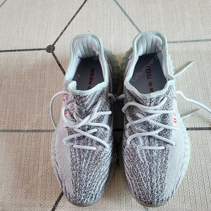 아디다스 이지부스트 350 V2 블루 틴트 2021 255mm