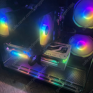 9070XT 스틸레전드화이트로블랙교환