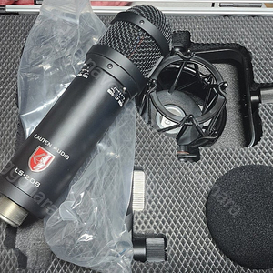 Lauten Audio LS-208 라우텐 오디오 콘덴서 마이크 판매합니다. 고급 마이크 케이블도 드려요