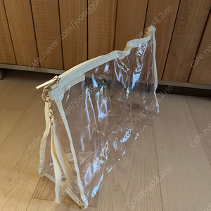 신라호텔 투명 파우치입니다 여행갈 때 유용하게 쓰일 것 같아요~ 40-30센티