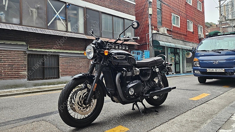 트라이엄프 본네빌 t120 블랙 18년식