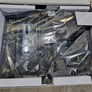 라이젠 5600x3d + ASUS TUF Gaming B550-PRO + G.SKILL DDR4-4000 CL17 TRIDENT Z ROYAL 실버 (32GB(8Gx4))