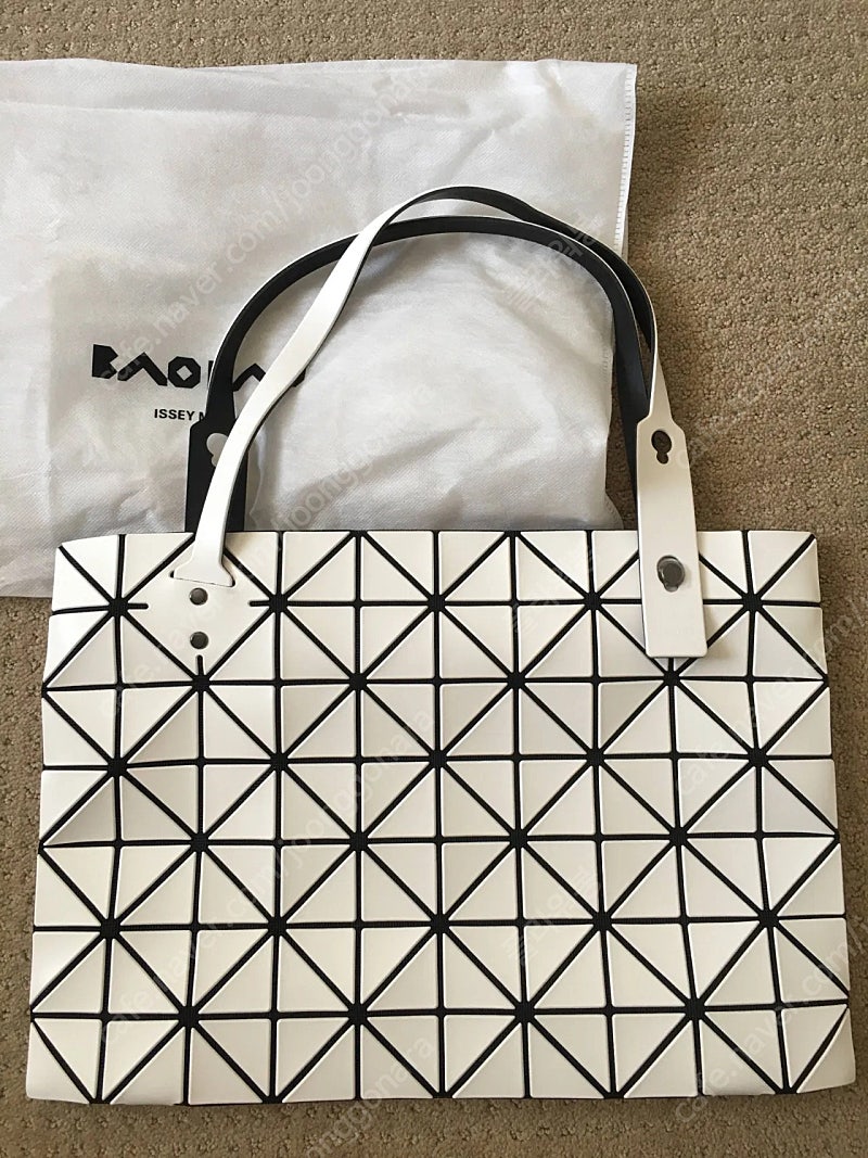 새상품 바오바오 락 매트 화이트