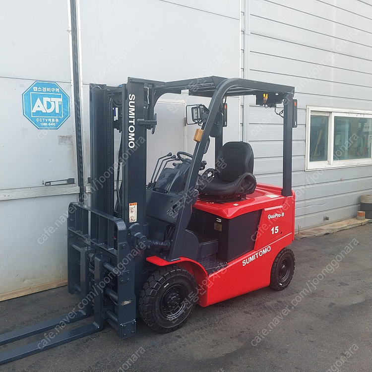 스미토모 중고전동지게차 1.5톤 자동발양개식장착 타이어신품장착 2018년식[신차수준] 이미지