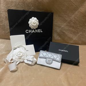 샤넬 클래식 플랩 카드 지갑, 실버 램스킨