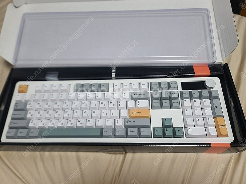 아콘 AK74 키보드 + vxe r1 pro max 팝...--2