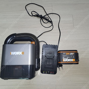 웍스 worx wx030 차량 청소기, 배터리, 충전기 11만 팝니다.