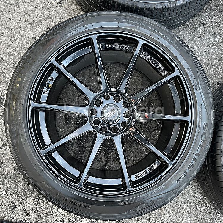 사제 18인치 AVIDO 블랙유광 휠타이어 세트 팔아요 245 45 18--3