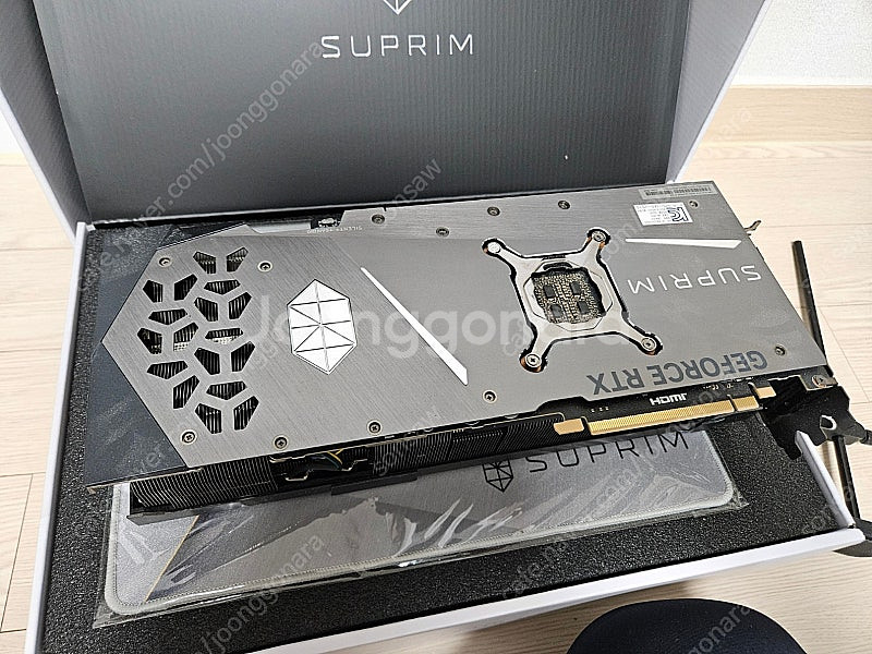 RTX 4090 슈프림 판매합니다. 350만--2