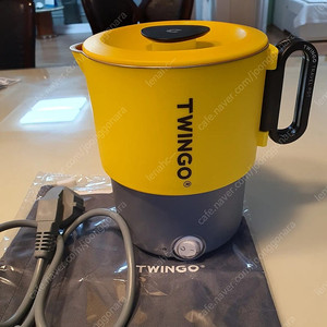 트윙고 트래블팟. 110v겸용 컴팩트 접이식 휴대용 캠핑용 라면포트 해외용 전기포트