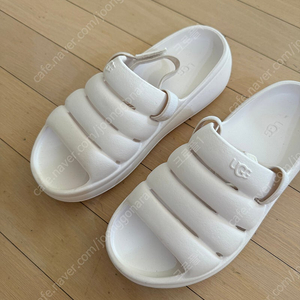 Ugg 슬리퍼샌들 250사이즈 택포
