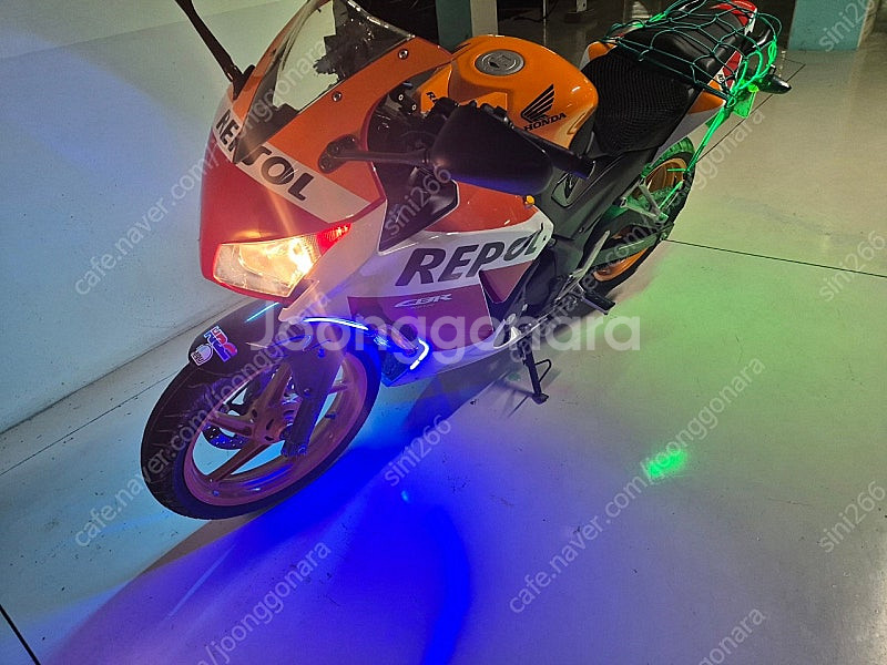 2015년식 CBR300R, 23700km 판매합니다--2