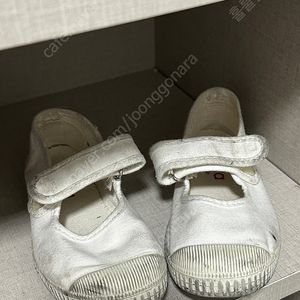 씨엔타 흰색 벨크로 운동화