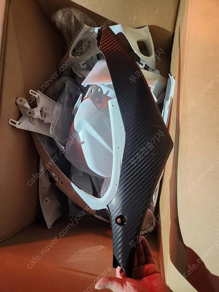 스즈키 GSXR1000K7 2007-2008년식 오토바이 카울입니다 미도색 화이트 색상이고 ABS 재질입니다 이미지