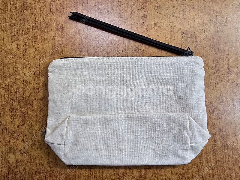 샤넬뷰티 베이지 파우치--1