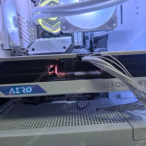 기가바이트 RTX 4080 SUPER AERO OC D6X 16GB 팝니다.