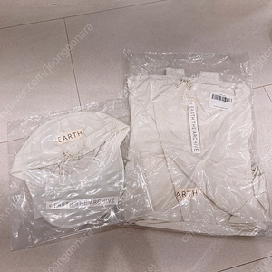 얼스 디아카이브 아웃도어 시리즈 모자+가방 일괄 새상품