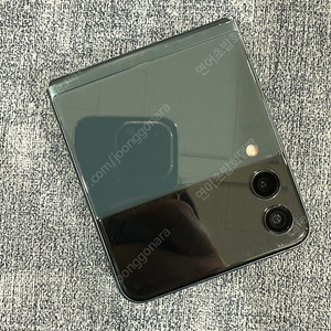 갤럭시Z플립3 256G 그린 무잔상 작은 점 멍 9만원 판매해요