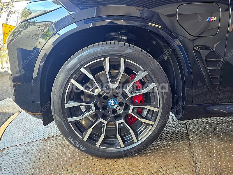 X5 50E 21인치 휠 타이어세트로 판매합니다.--0