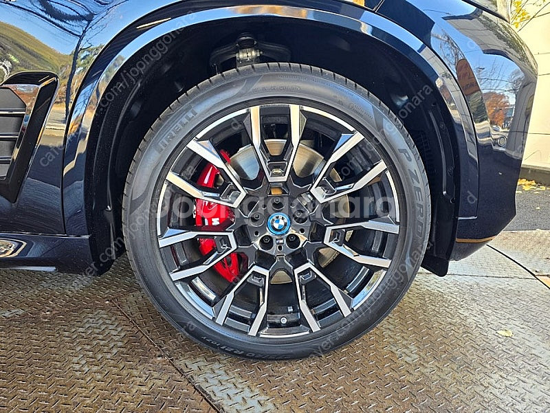 X5 50E 21인치 휠 타이어세트로 판매합니다.--1