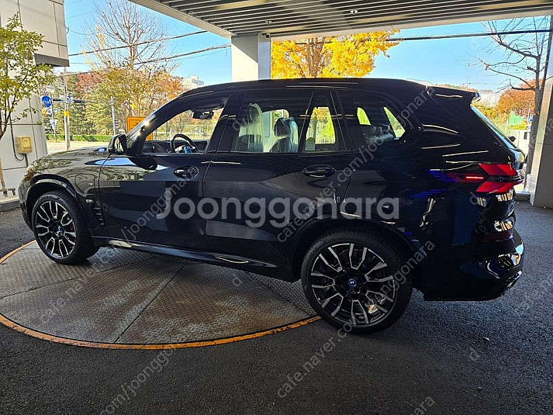 X5 50E 21인치 휠 타이어세트로 판매합니다.--4