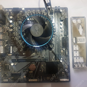 인텔 12100 , 기가바이트 H610M 보드 판매합니다.