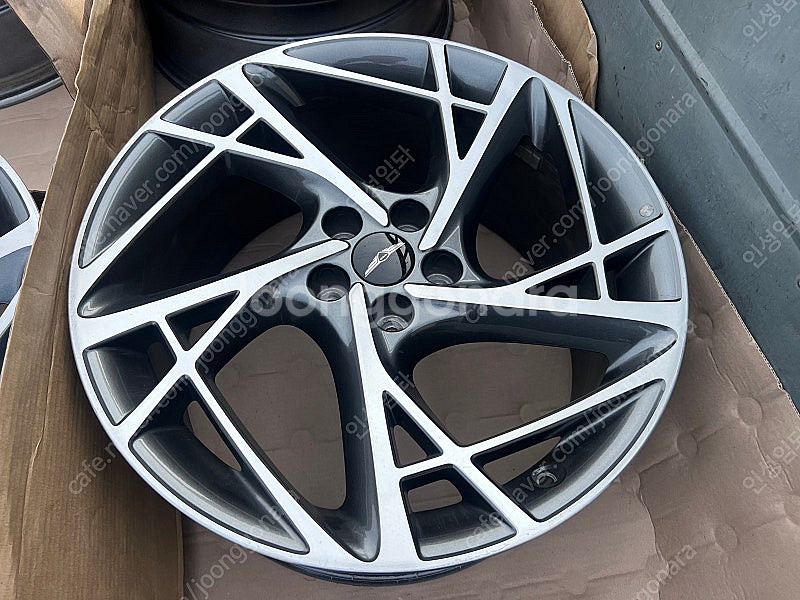 제네시스20인치 G90 RS4 휠 팝니다.--5