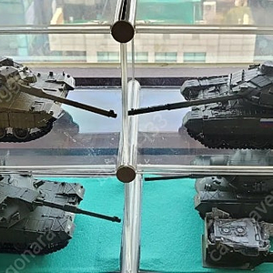 (가격조정) 1/35 탱크 프라모델 완성품 (4대 일괄 진열대포함)