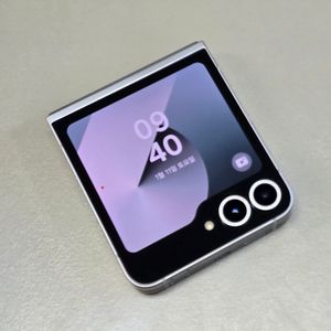 ★ 갤럭시 Z플립6 실버쉐도우 256기가 무잔상 가성비폰 61만에판매합니다