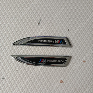 BMW 사이드 휀더 엠블럼