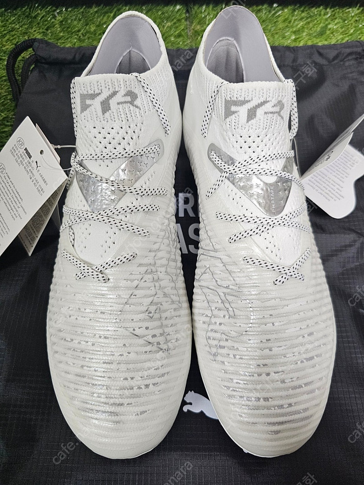 [한정수량타임세일]푸마 퓨처8 얼티메이트 MG White Out팩--2