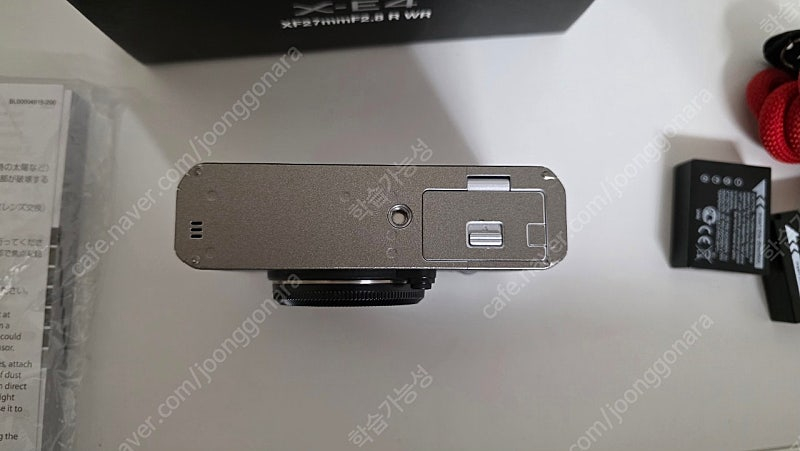 후지필름 x-e4 실버 이미지