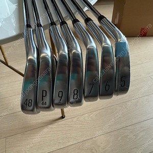 타이틀리스트 T200 한정판 블랙 아쿠시네트코리아