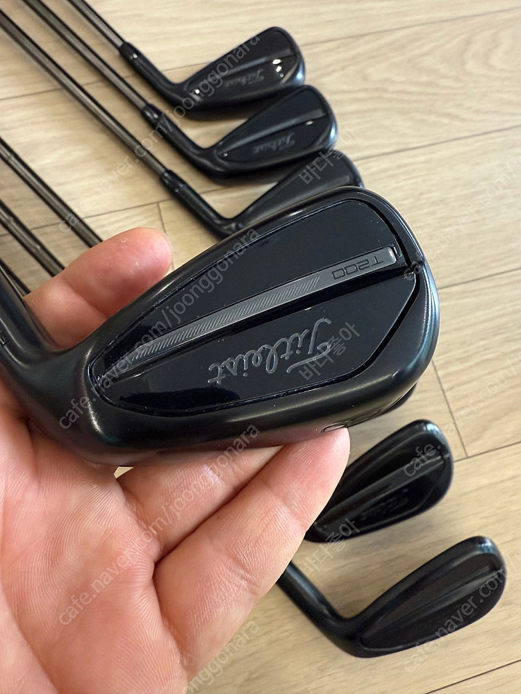 타이틀리스트 T200 한정판 블랙 아쿠시네트코리아--3