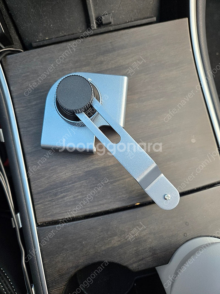 테슬라 모니터 형 폰거치대--1