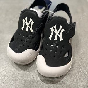 새상품MLB키즈 메가로고 샌들 230