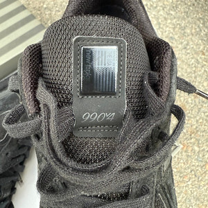 뉴발란스 990 v4 트리플블랙 260 D