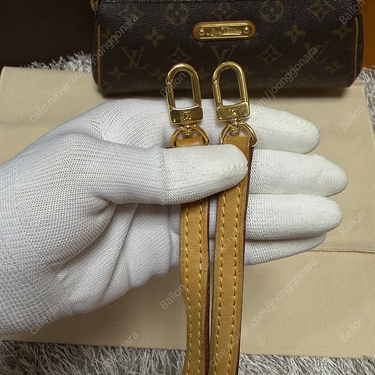 정품 루이비통 에바클러치 상태A+급 이미지