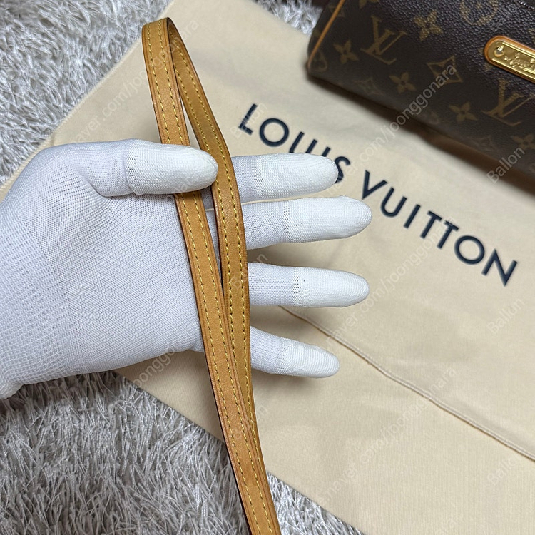 정품 루이비통 에바클러치 상태A+급 이미지