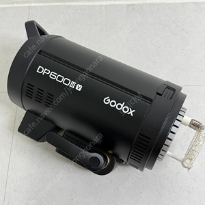 고독스 DP600IIIV 4세대 스튜디오 촬영 LED 순간광 조명 팝니다