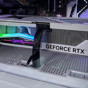 rtx4080super 불칸 화이트