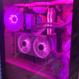 핑크색 게이밍 컴퓨터 rtx4060