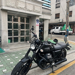 모토구찌 V7