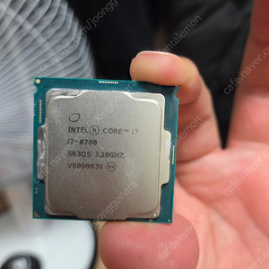 i7 8700 cpu 단품 팝니다.