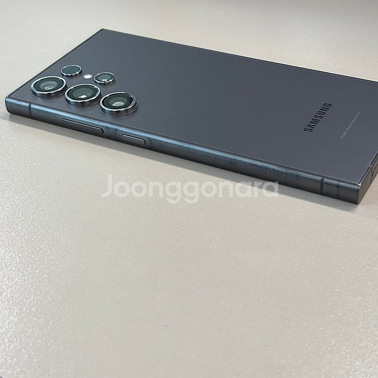 갤럭시S24울트라 블랙티타늄색상 256용량 24년10월...--7